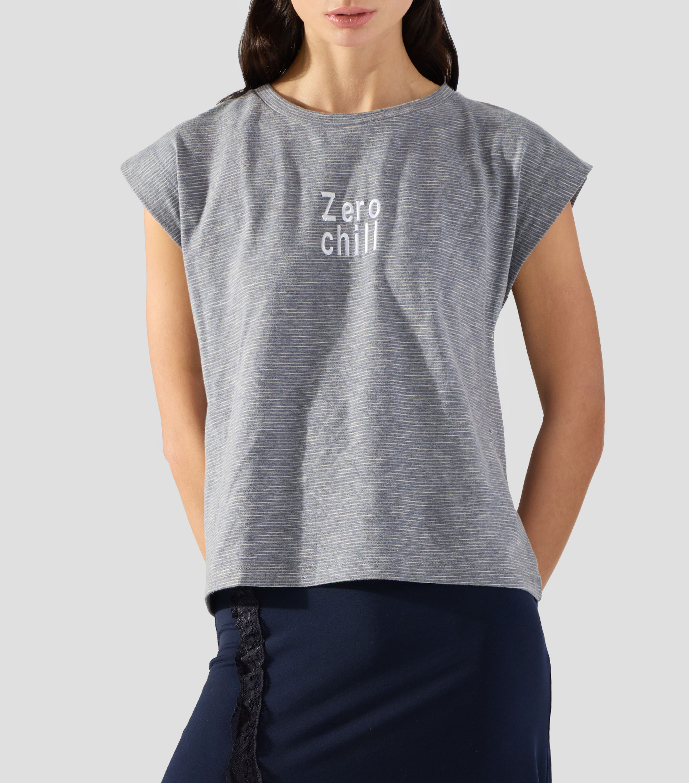 Playera cuello redondo manga corta a rayas Mujer